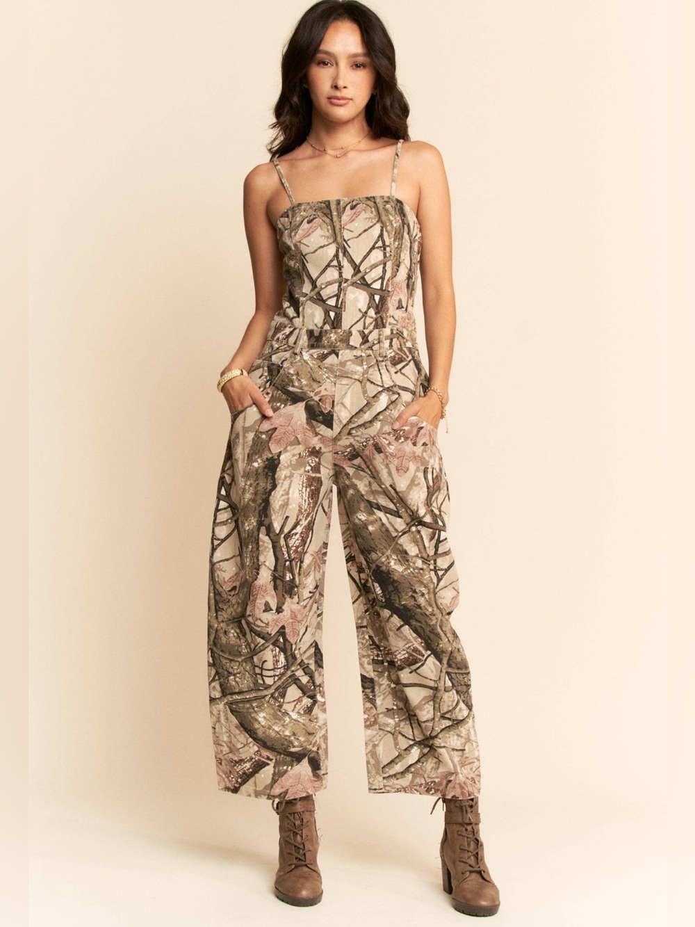 EDGY AND EFFORTLESSLY COOL CAMO WIDE LEG SPAGHETTI STRAP JUMPSUIT